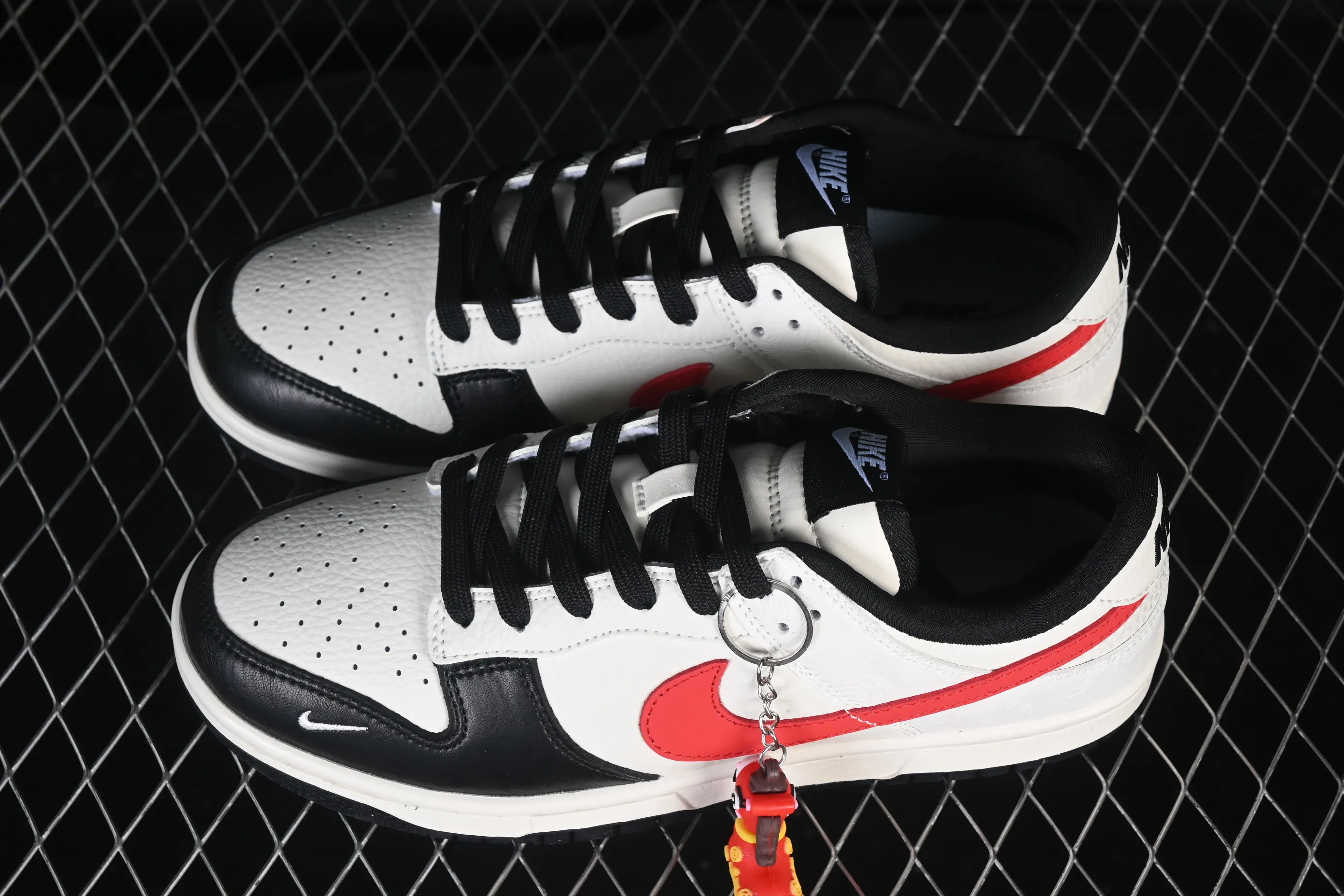 All categories Nk SB Dunk Series Nk SB Dunk Low High-end customized low-top sneakers Nike SB Dunk Low Limited to the Year of the Horse Mo Shuang Danhong High-end customized low-top casual sneakers IM6670-202